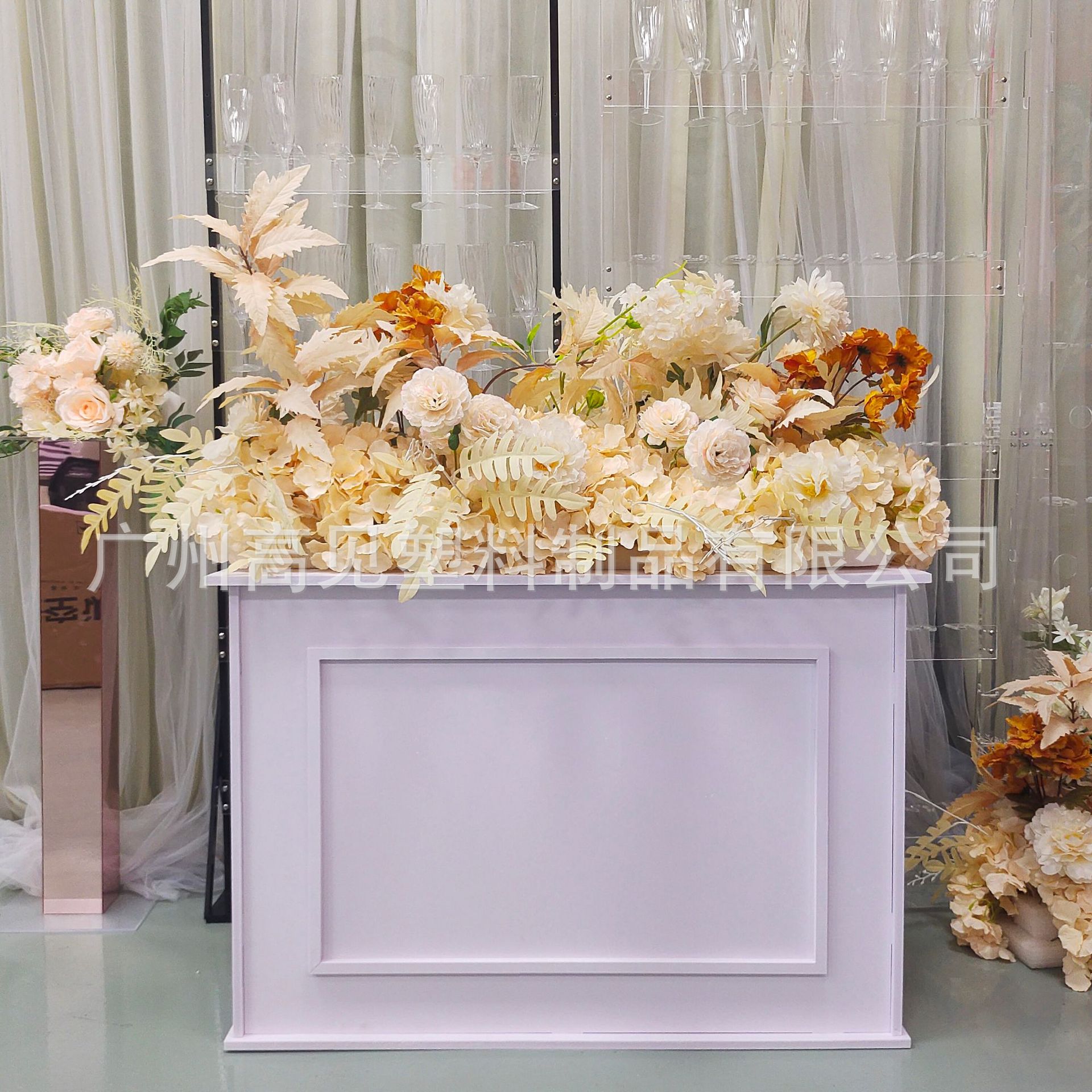 Roman column wedding venue lay - огляд і ціна Supply Wedding Venue